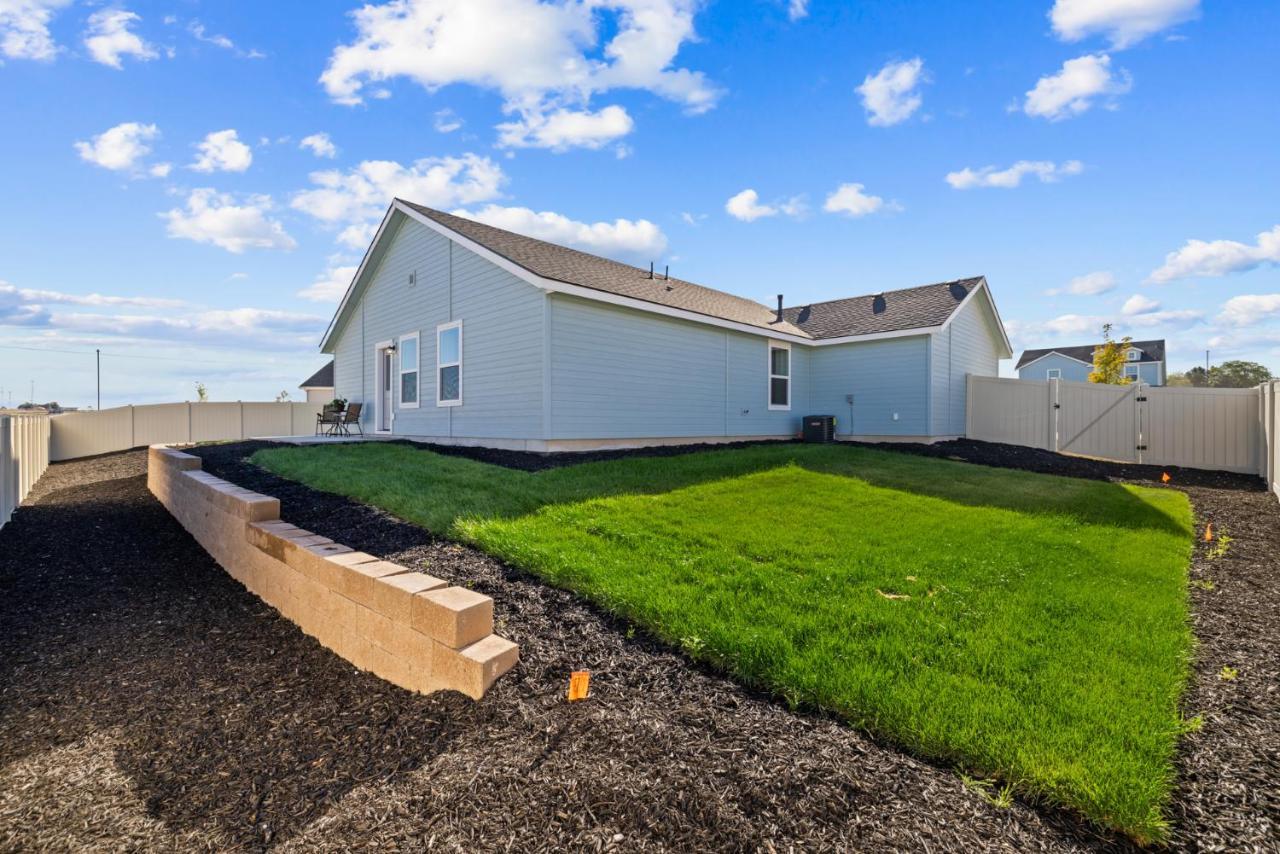 Holiday home Chic 3br Haven Near Wineries, Lowell & C Of I - Ideal For Hiking & Relaxing! *