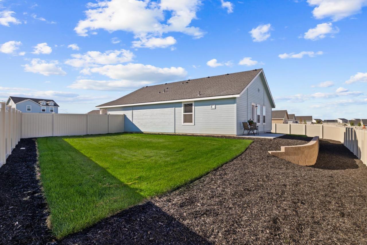 Chic 3br Haven Near Wineries, Lowell & C Of I - Ideal For Hiking & Relaxing! Holiday home Caldwell