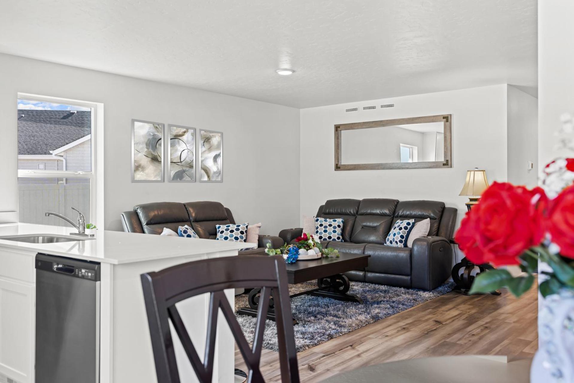 Chic 3br Haven Near Wineries, Lowell & C Of I - Ideal For Hiking & Relaxing! Caldwell